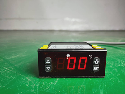 Προσαρμόσιμο βιομηχανικό ψυκτικό εξοπλισμό με διπλή σφραγίδα αερόσακων και υψηλής αντοχής καθολικούς τροχούς 12