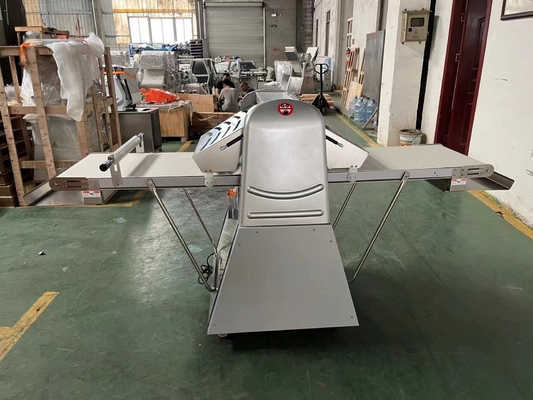 Ενίσχυρη μηχανή πίεσης ζύμης 6,5kg μέγιστο βάρος ζύμης 220V εξοπλισμός μαγειρικής κουζίνας