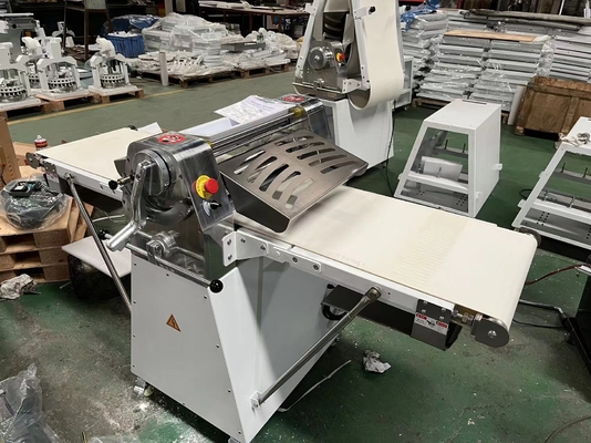 220V/380V Σημικό φύλλο ζύμης 6,5kg Μέγιστο βάρος ζύμης κυλίνδρου εύρος ρύθμισης 0,5-38mm