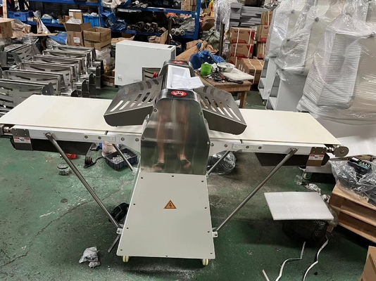 220V/380V Σημικό φύλλο ζύμης 6,5kg Μέγιστο βάρος ζύμης κυλίνδρου εύρος ρύθμισης 0,5-38mm