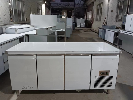 2~8°C 220-240V/1PH/50HZ SS304 Ψυκτικό ψυγείο 3 πόρτες Εργασιακό τραπέζι για αποθήκευση τροφίμων
